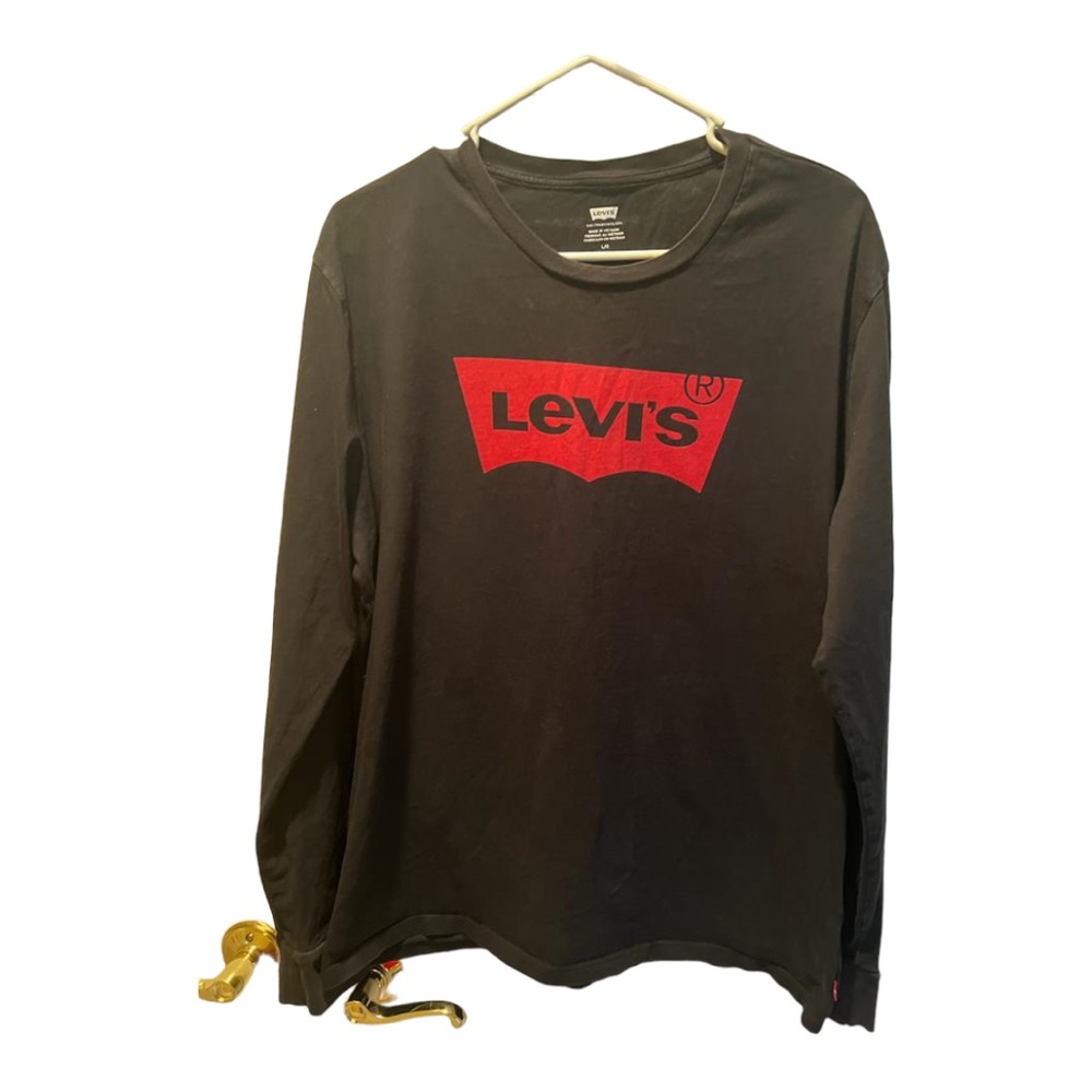 Mens Levi’s Mens Shirt Black&Red Size Large in Great Used Condition